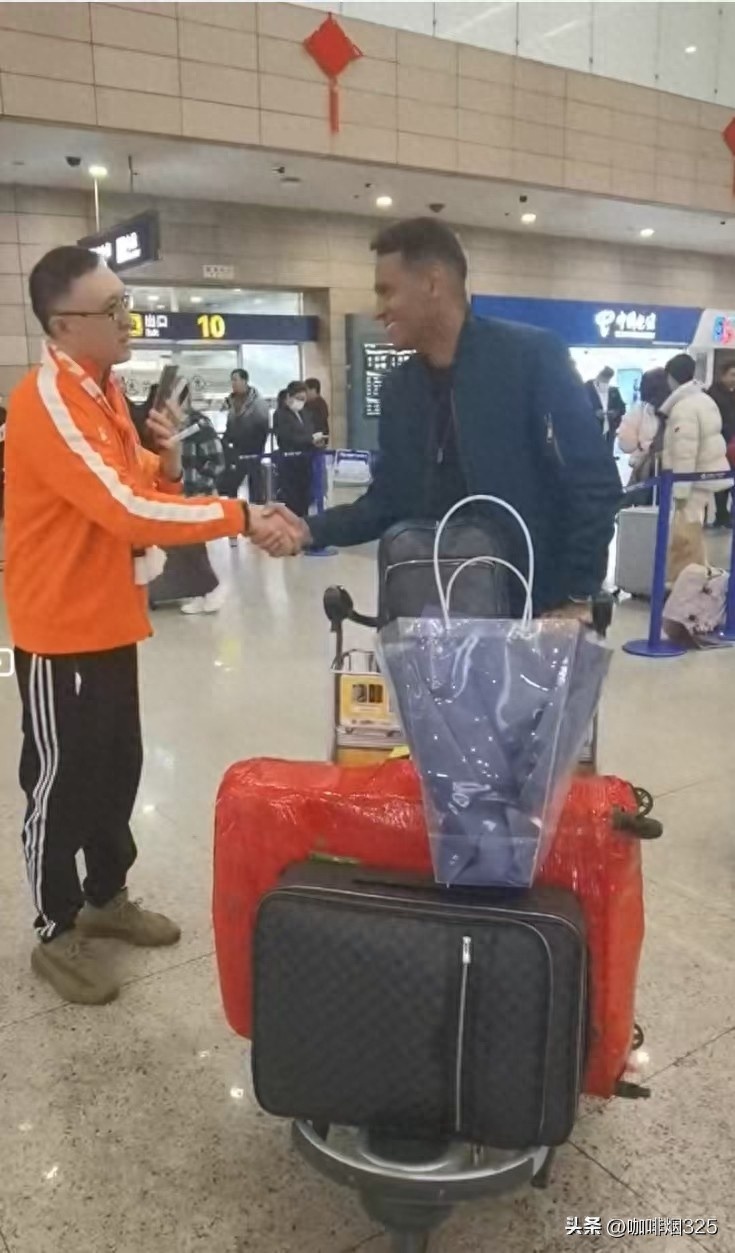  青島日報：前巴西國奧球員奧古斯托與海牛會合，球隊五外援到位