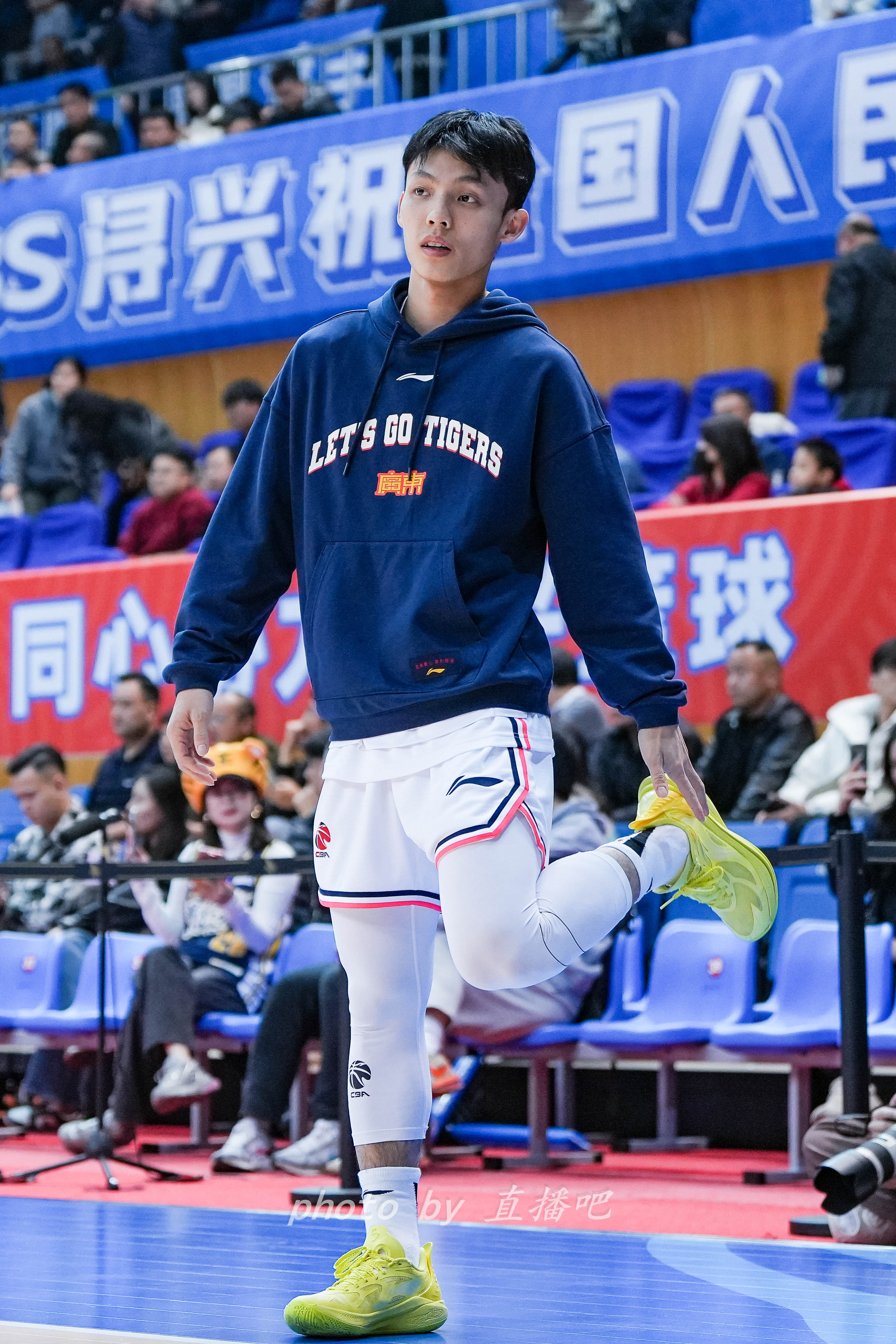  “控球中鋒”！徐杰這身體素質有億點東西