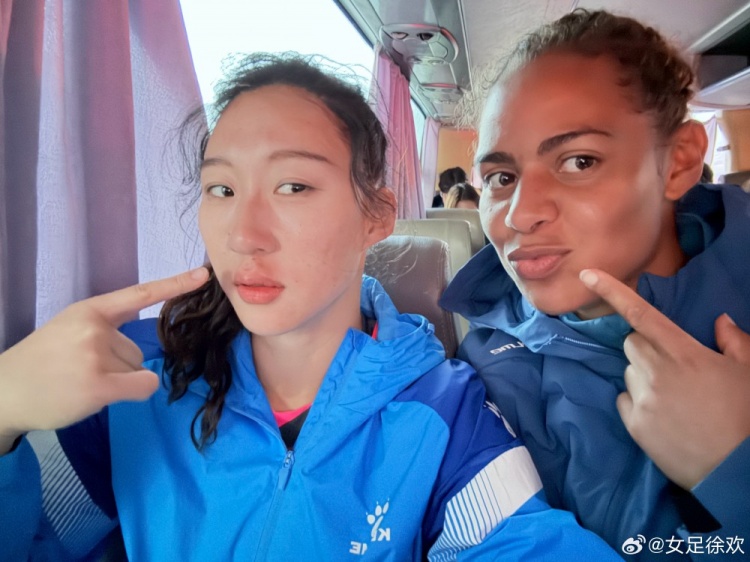  神勇！女足國門徐歡曬照，比賽中被球砸臉仍力保球門不失