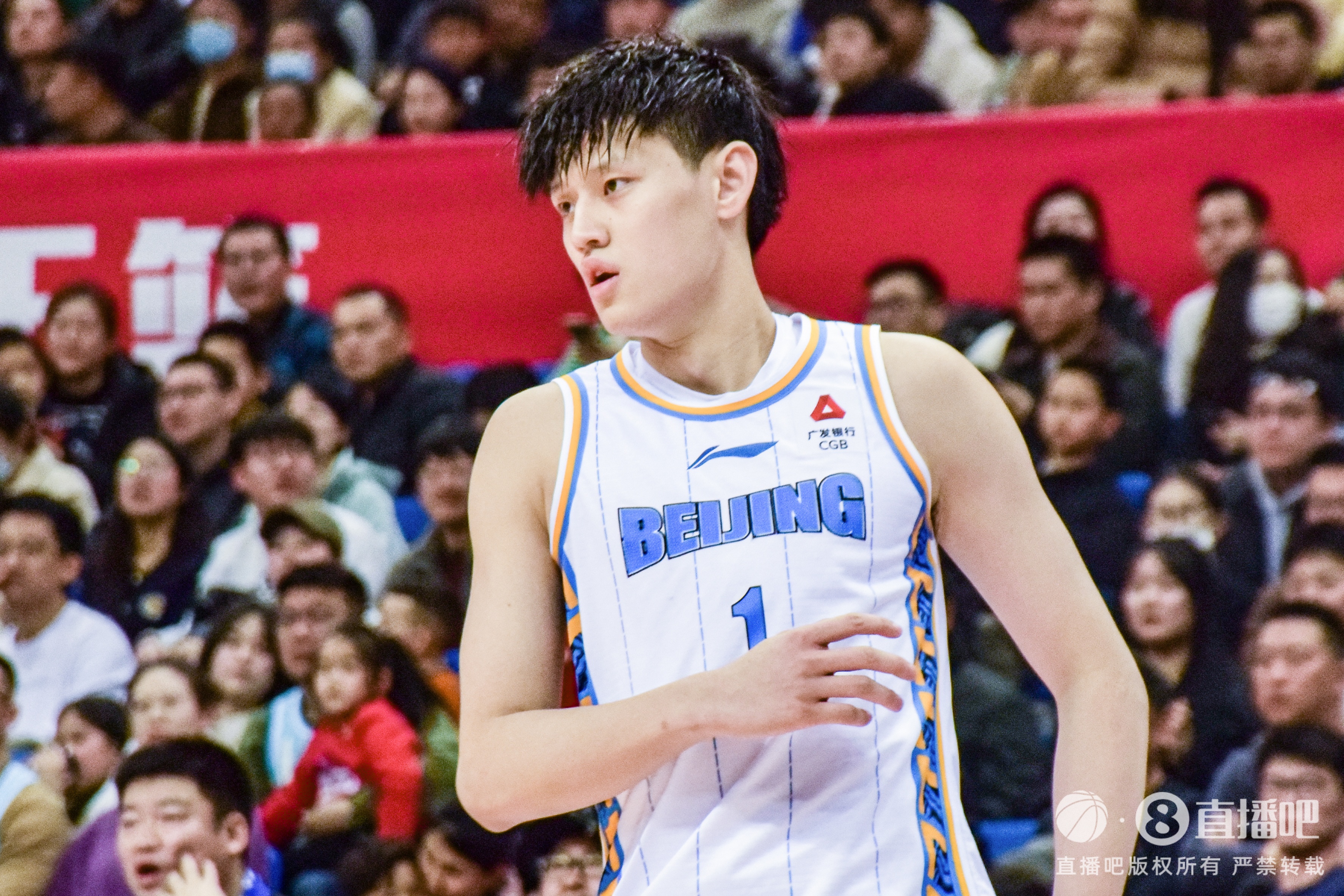  越打越好！曾凡博半場攻防亮眼 7中5貢獻12分2板2助1血帽1壓哨