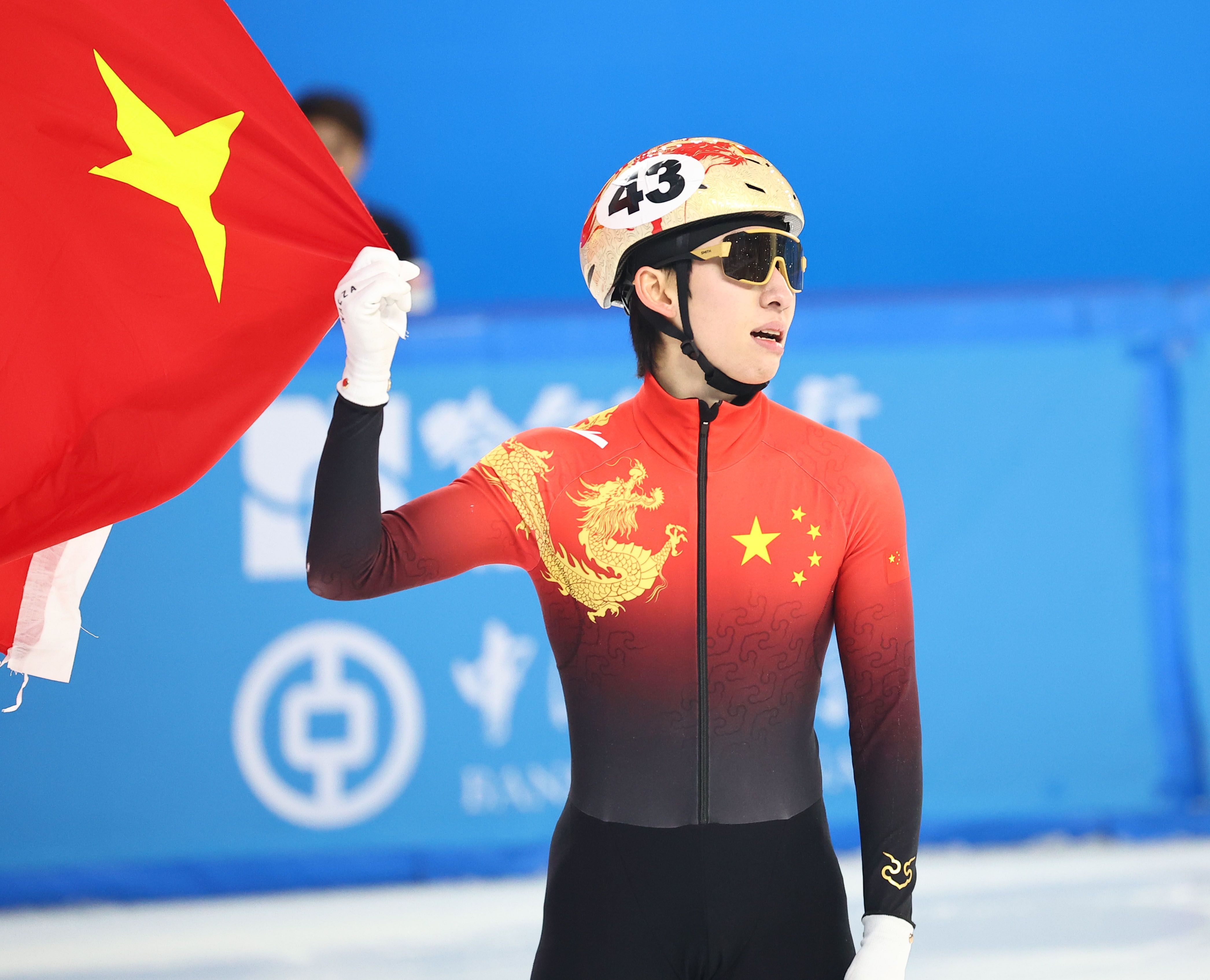  媒體人：中國冰雪歸化非常成功，但足球歸化花更多錢卻連水花都沒